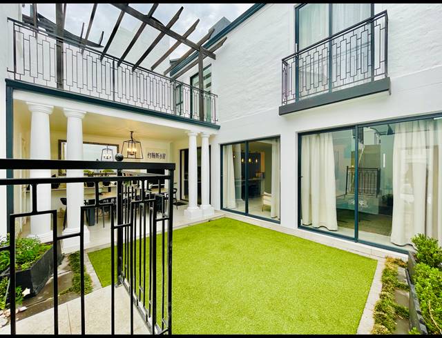 4 BEDROOM TOWNHOUSE RENTED IN HYDE PARK